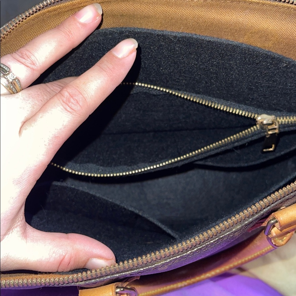 Lv Alma Included Coa, Organizer, Plus 4 Leather Wipes - Picture 6 of 7